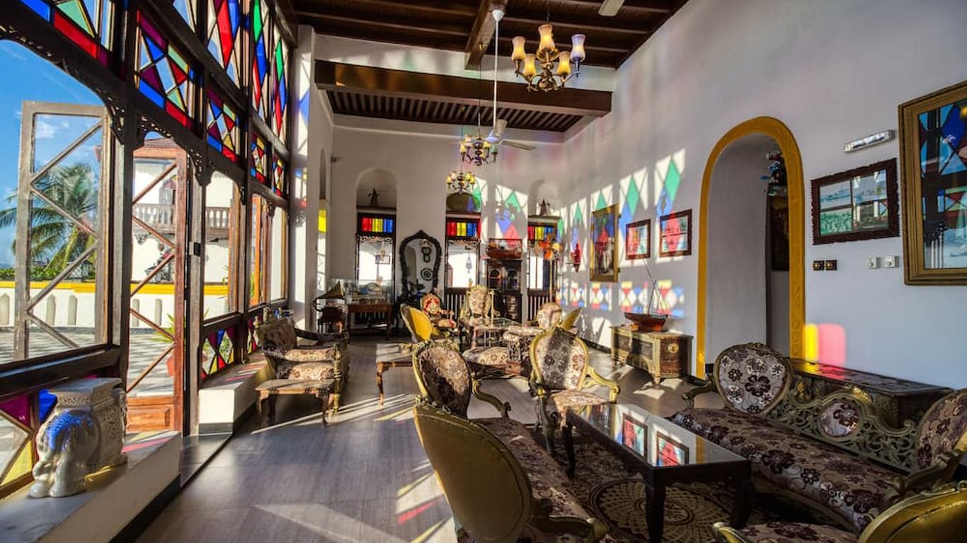 Tembo House Hotel