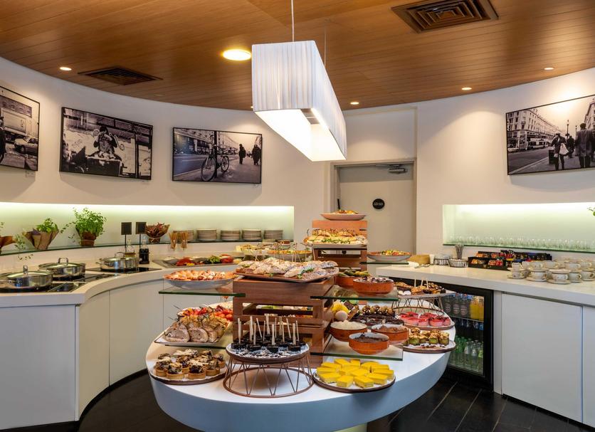 Buffet Photo
