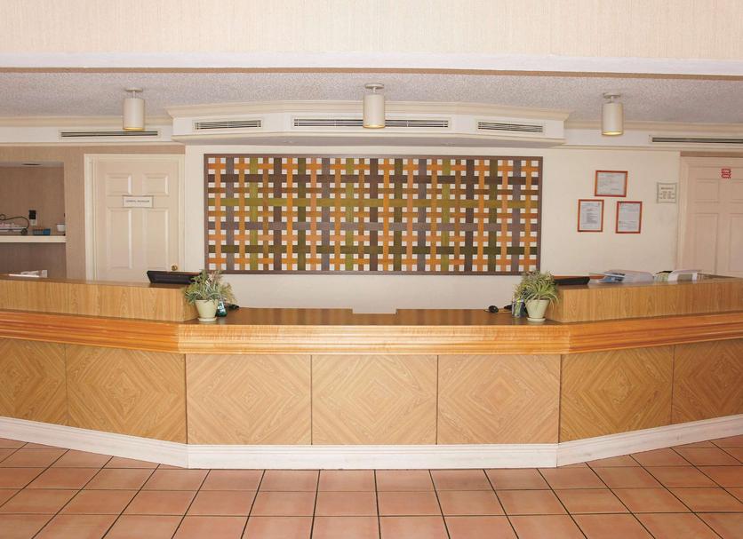 Front desk Photo