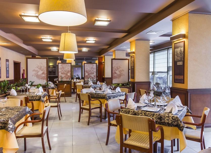 Restaurant Photo