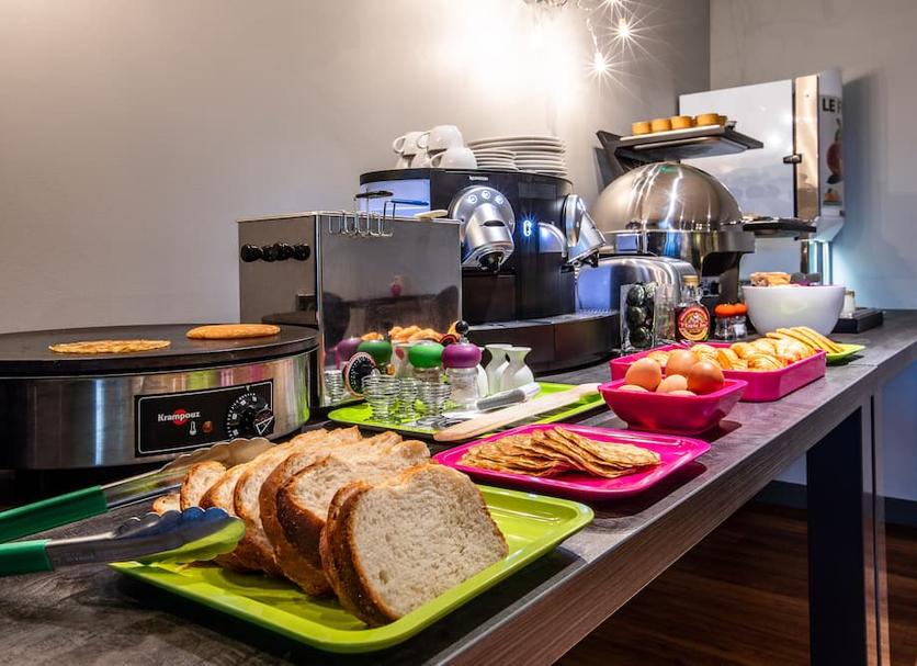 Buffet Photo