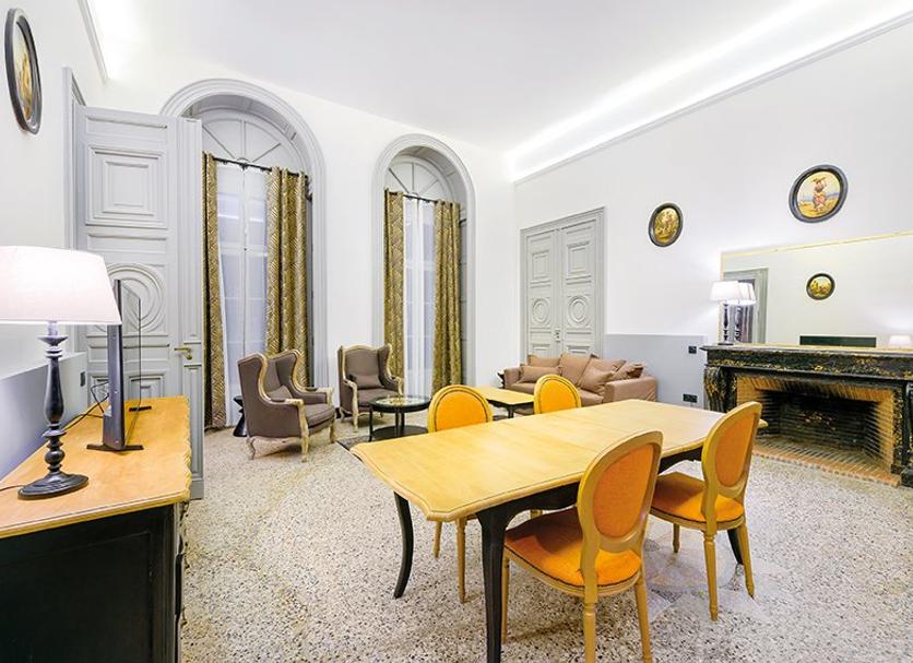 Dining room Photo