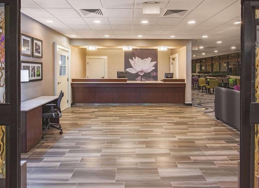 Front desk Photo