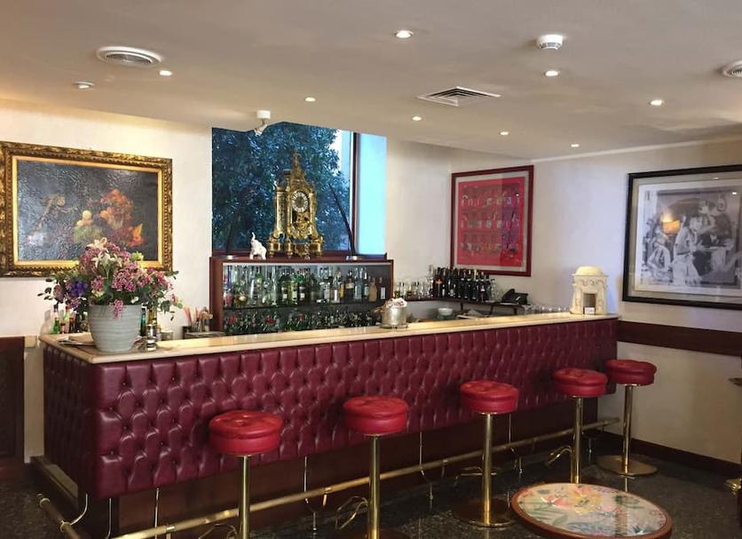 Bar Photo