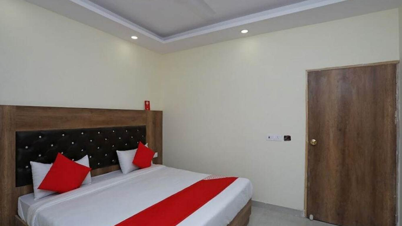Airport Hotel Lotus