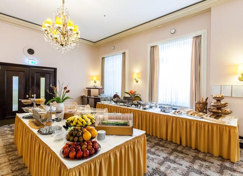 Buffet Photo