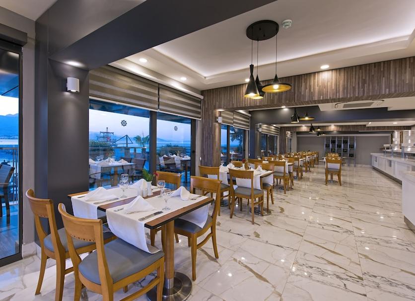 Restaurant Photo