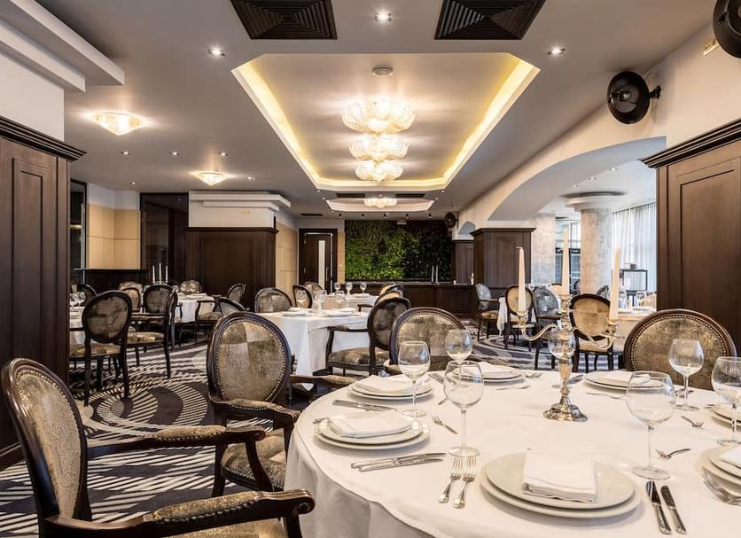 Restaurant Photo