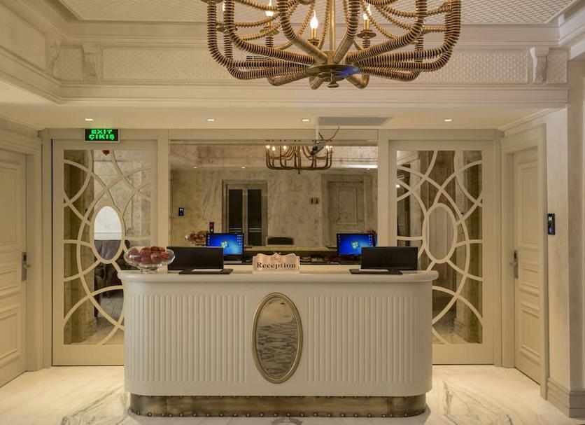 Front desk Photo