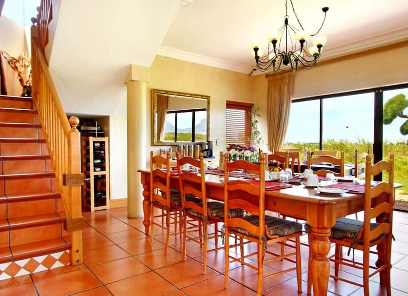 Dining room Photo
