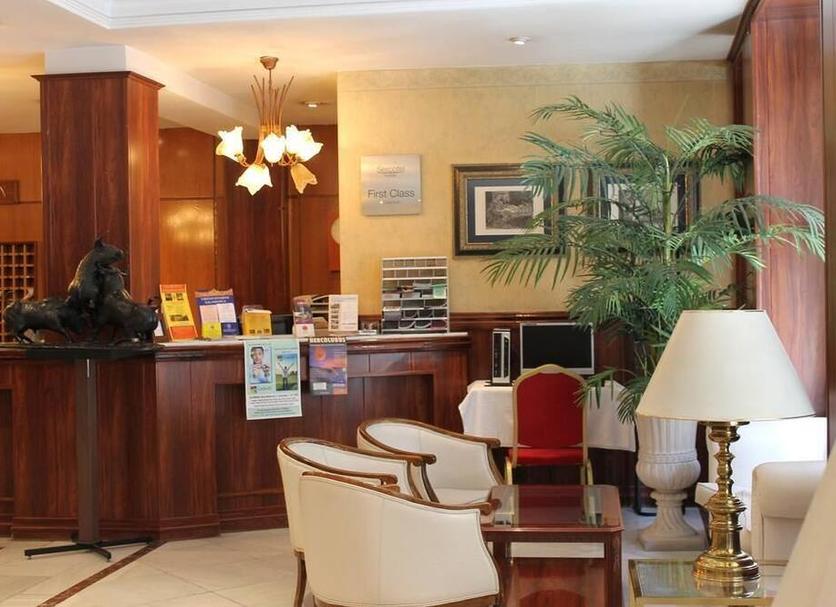 Front desk Photo