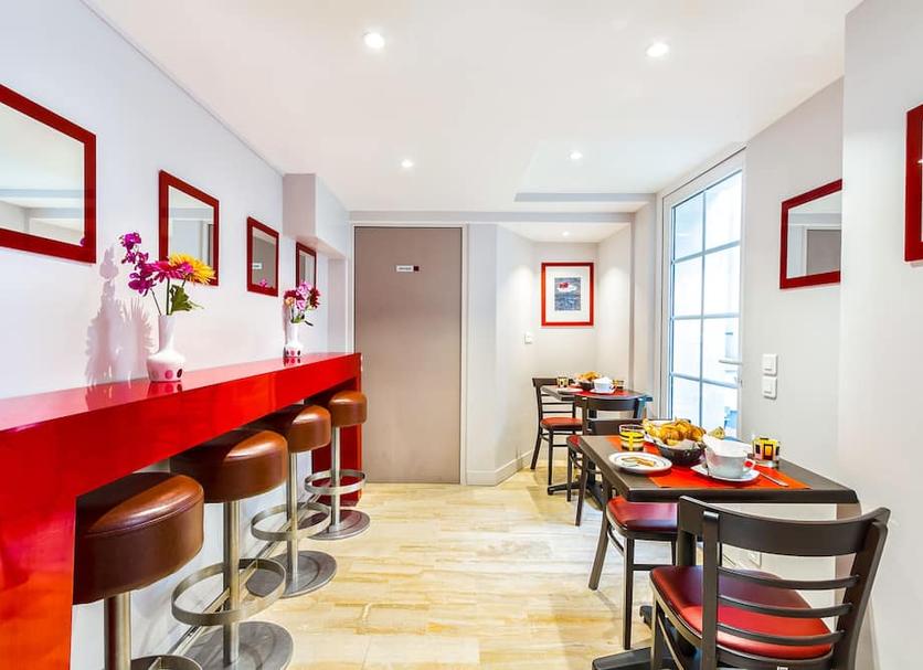Dining room Photo
