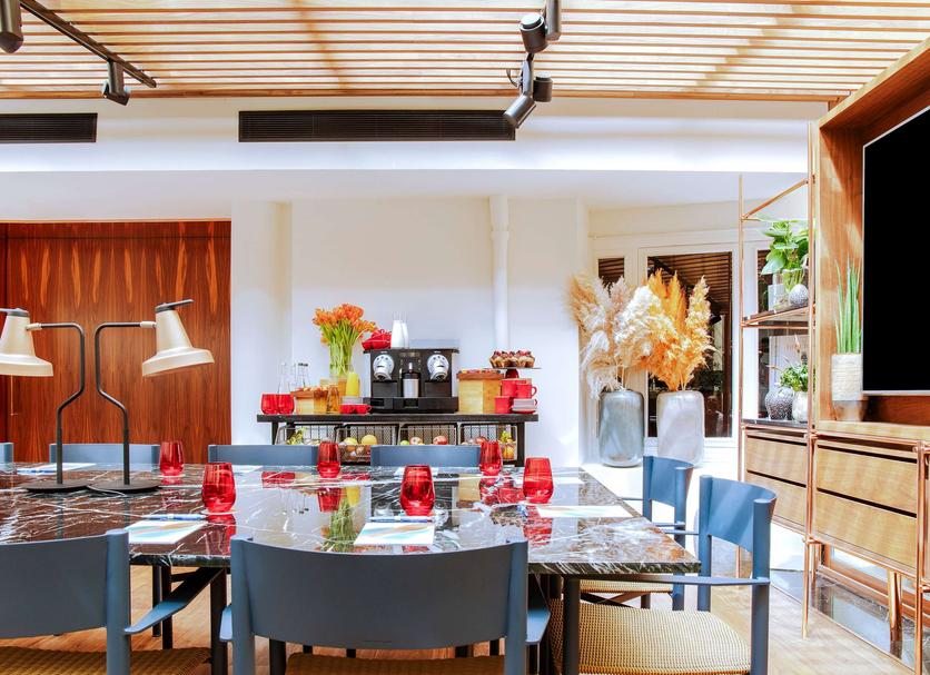 Dining room Photo