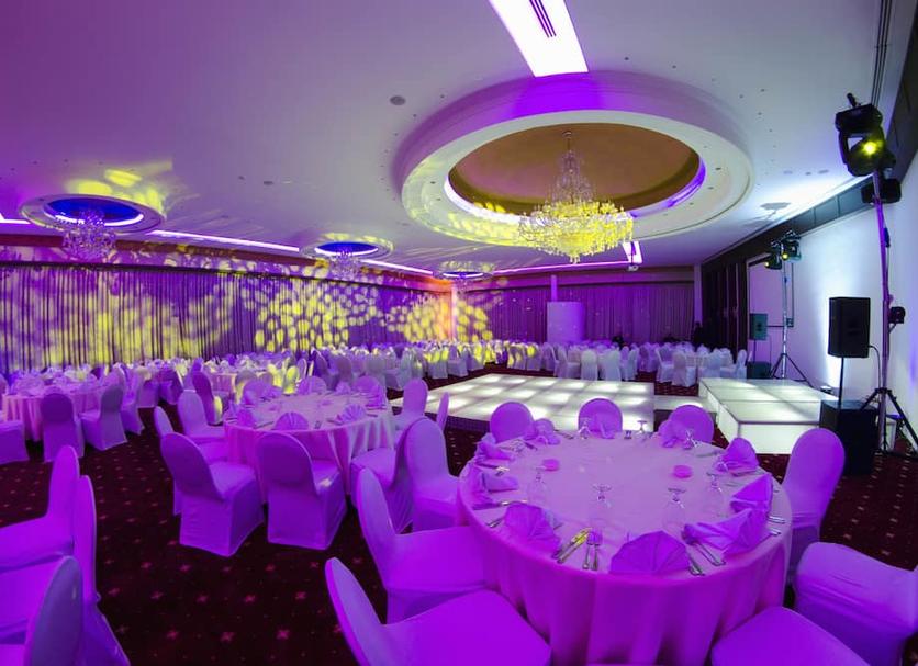 Banquet hall Photo