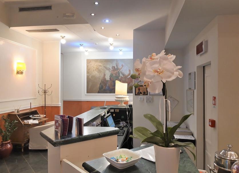 Front desk Photo