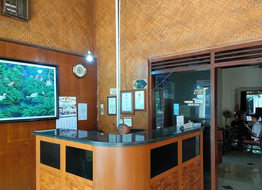 Front desk Photo