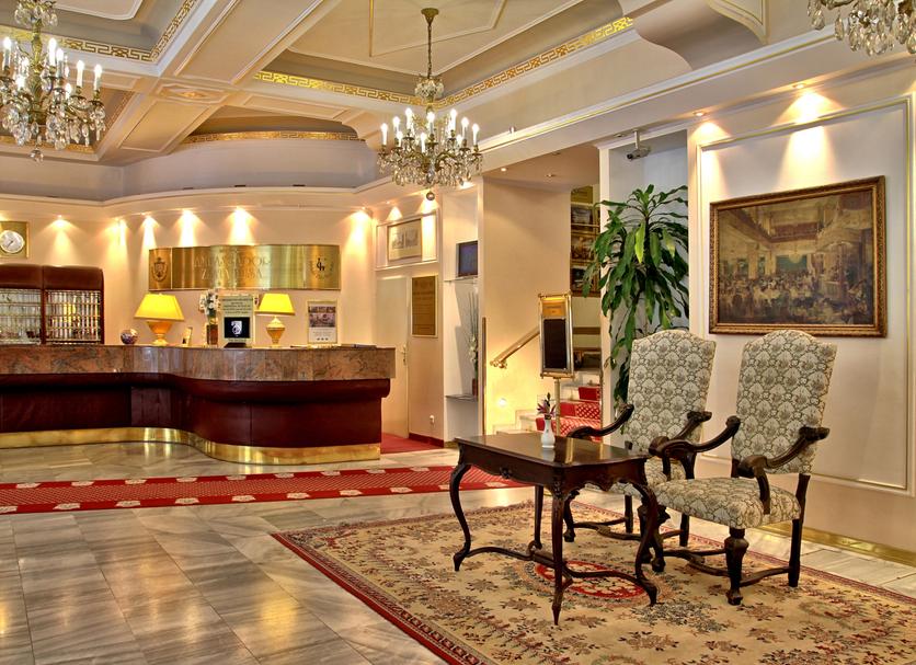 Front desk Photo