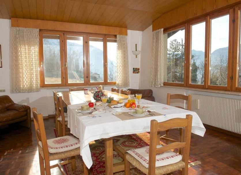 Dining room Photo