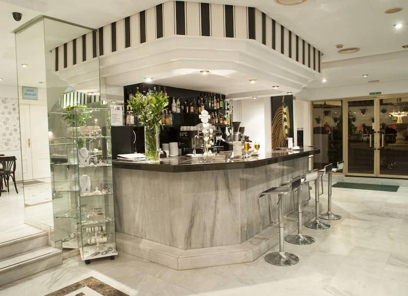 Bar Photo