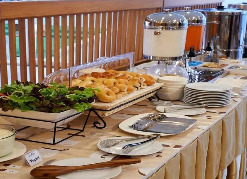 Buffet Photo