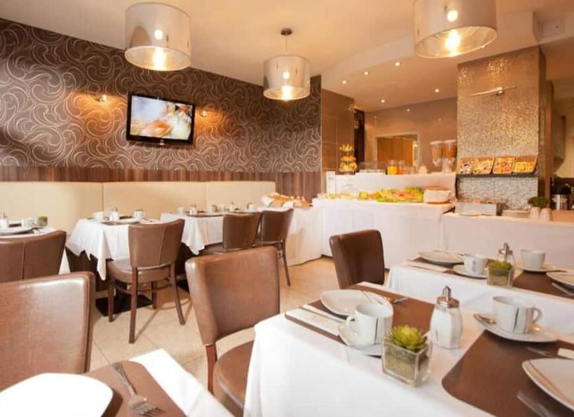 Restaurant Photo