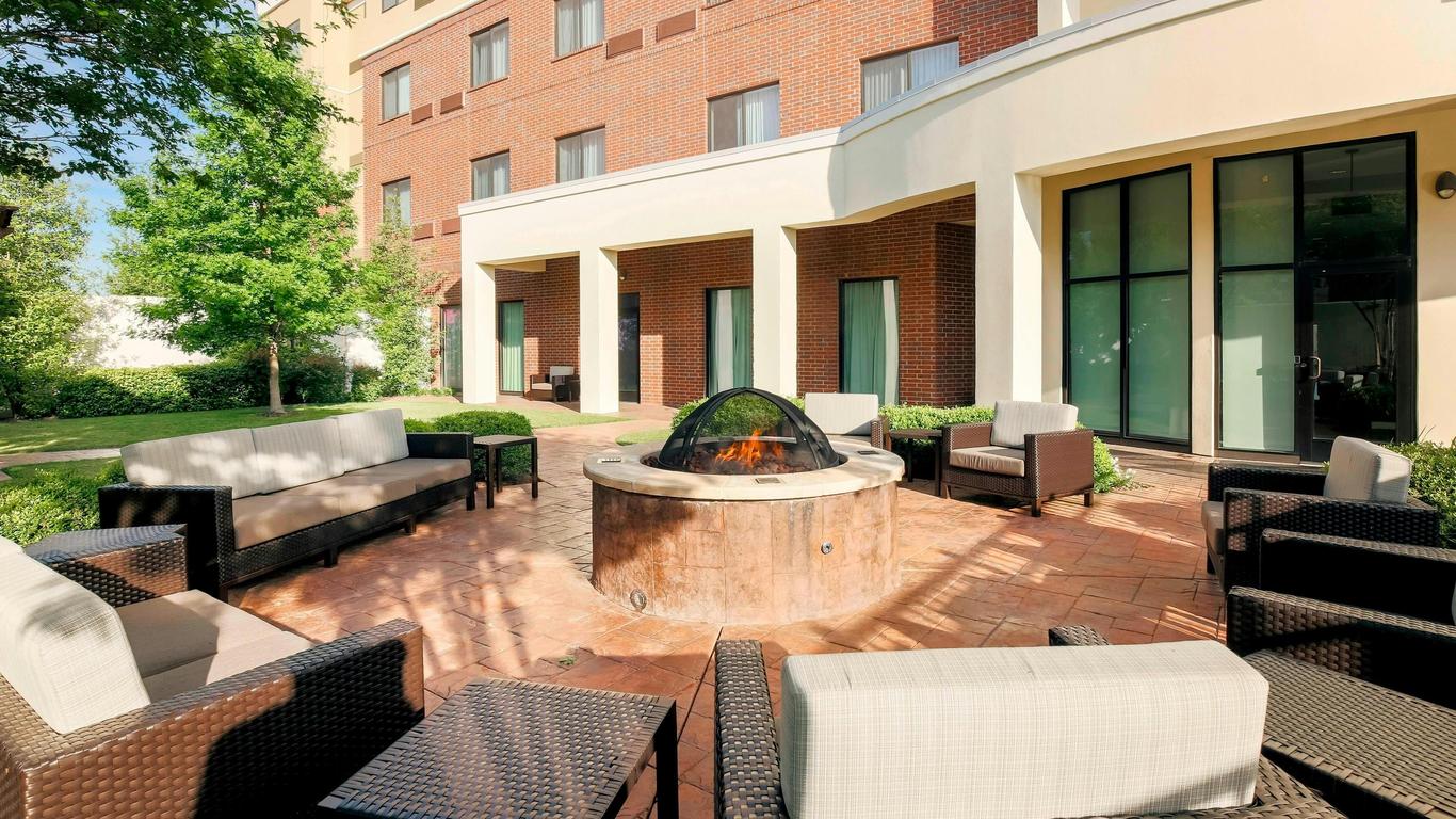 Courtyard by Marriott Dallas Arlington South