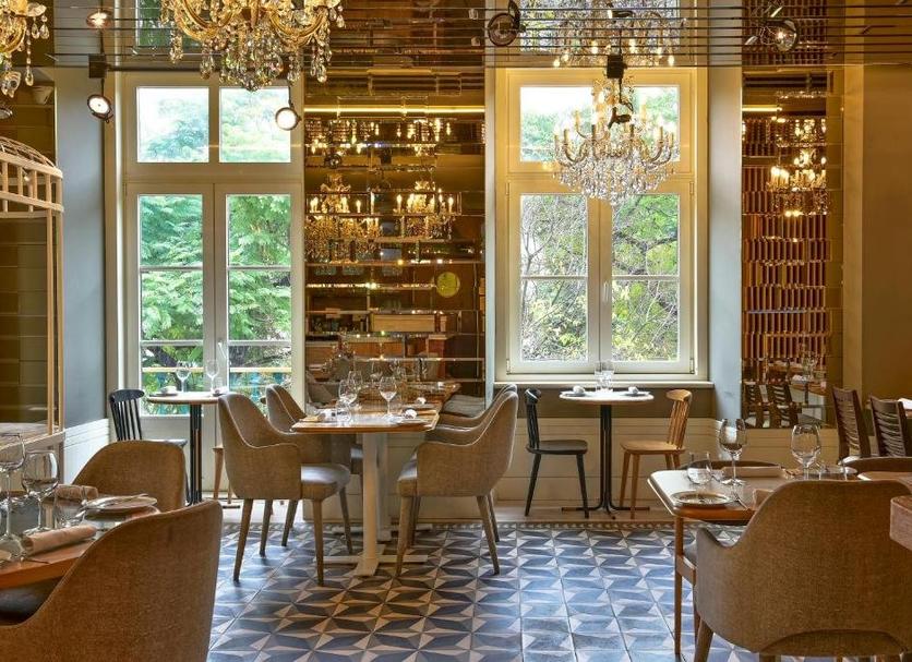 Restaurant Photo