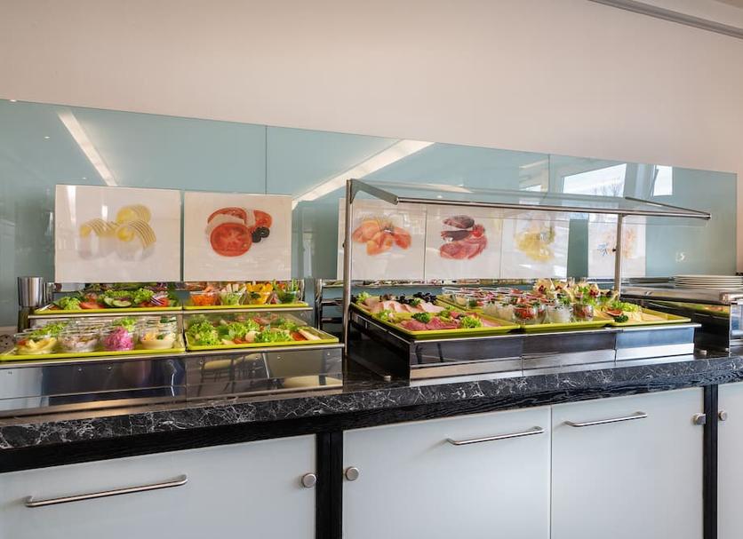 Buffet Photo