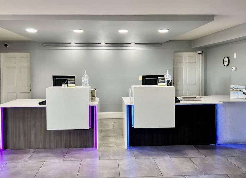 Front desk Photo