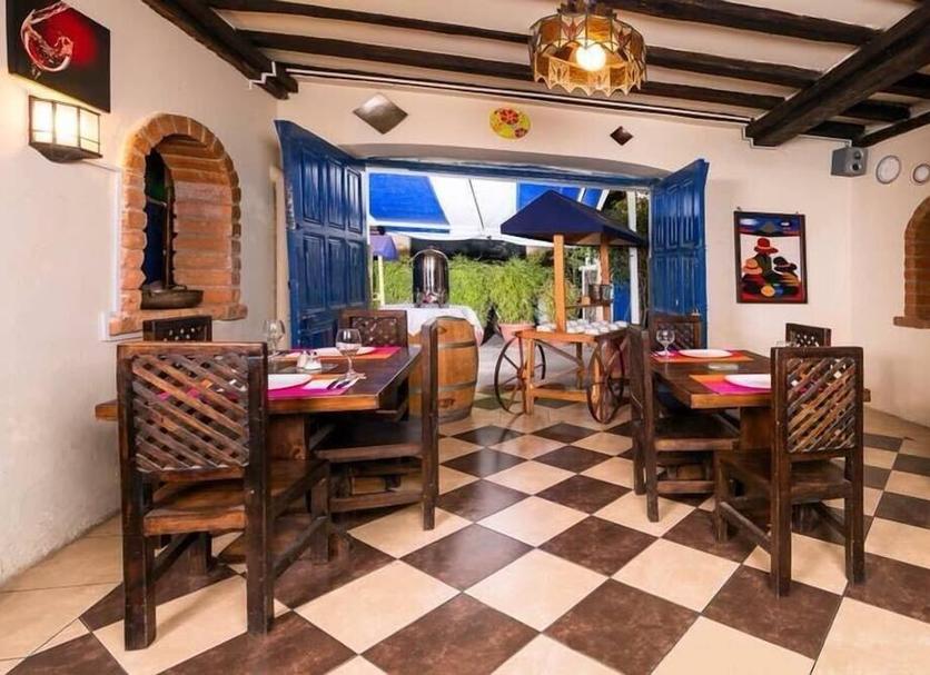 Restaurant Photo