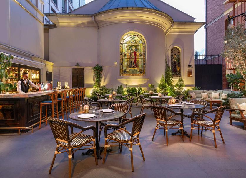 Restaurant Photo