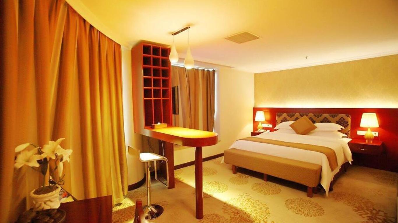 Carefree Hotel