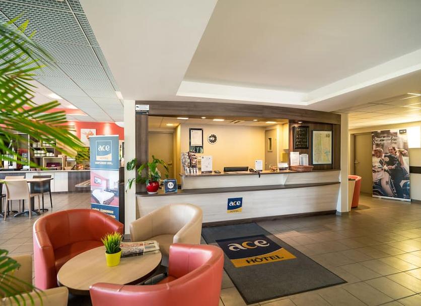 Front desk Photo
