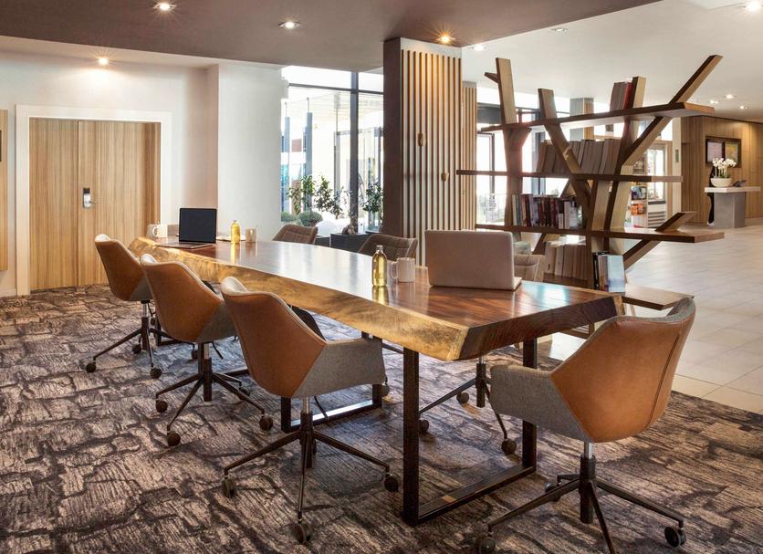 Business center Photo