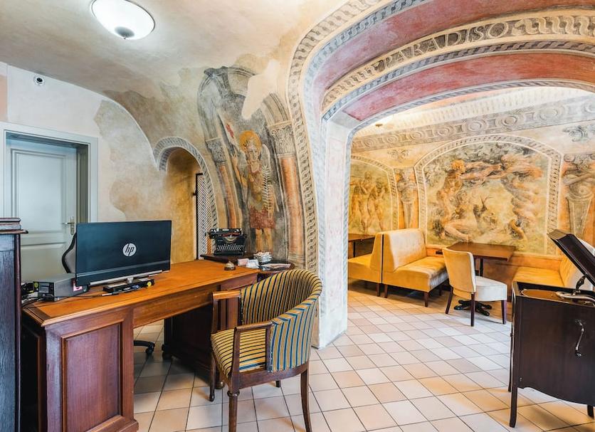 Business center Photo