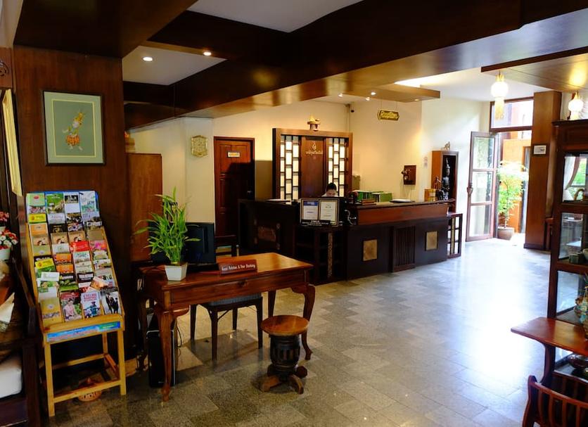 Front desk Photo