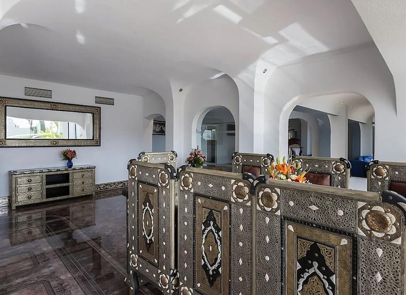 Dining room Photo