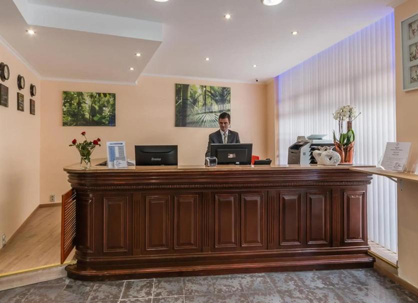 Front desk Photo