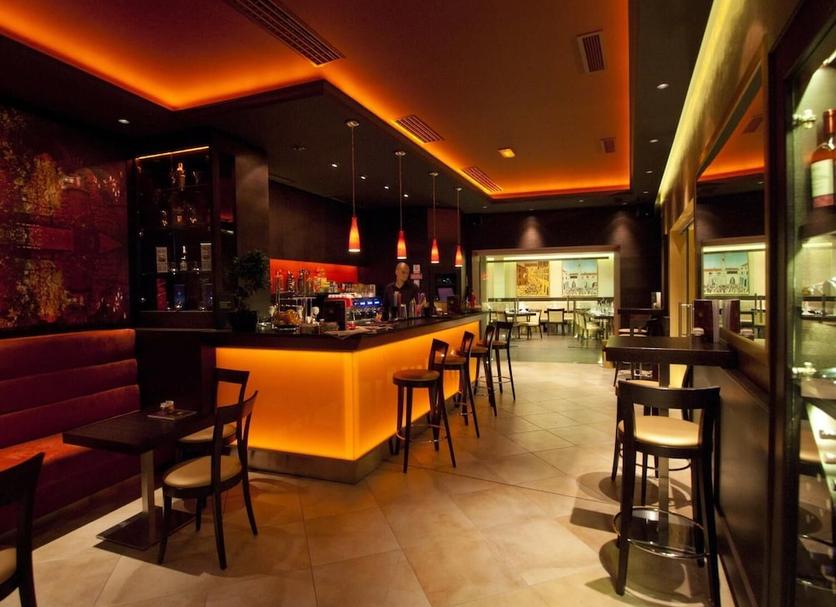 Bar Photo