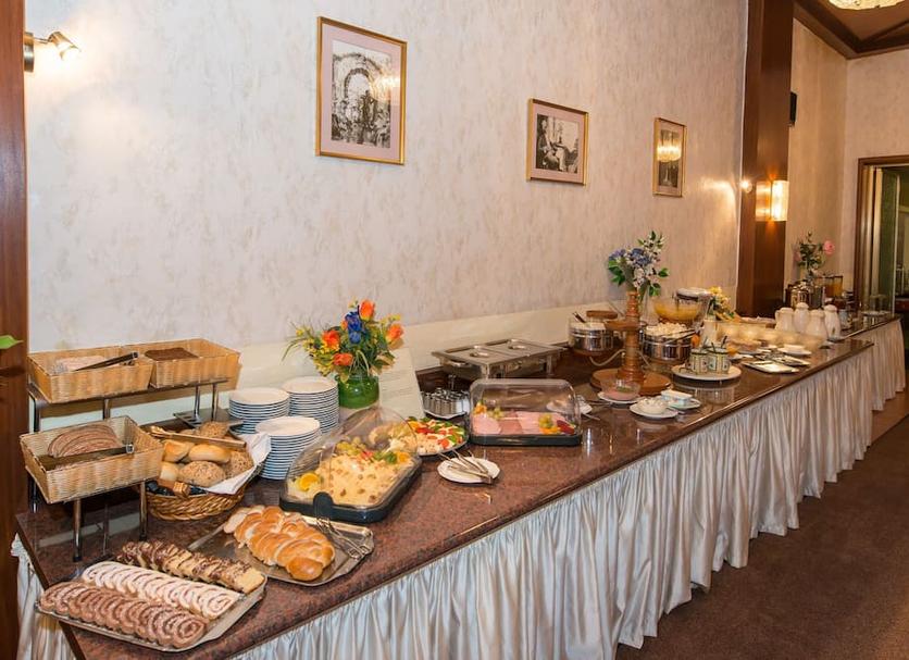 Buffet Photo