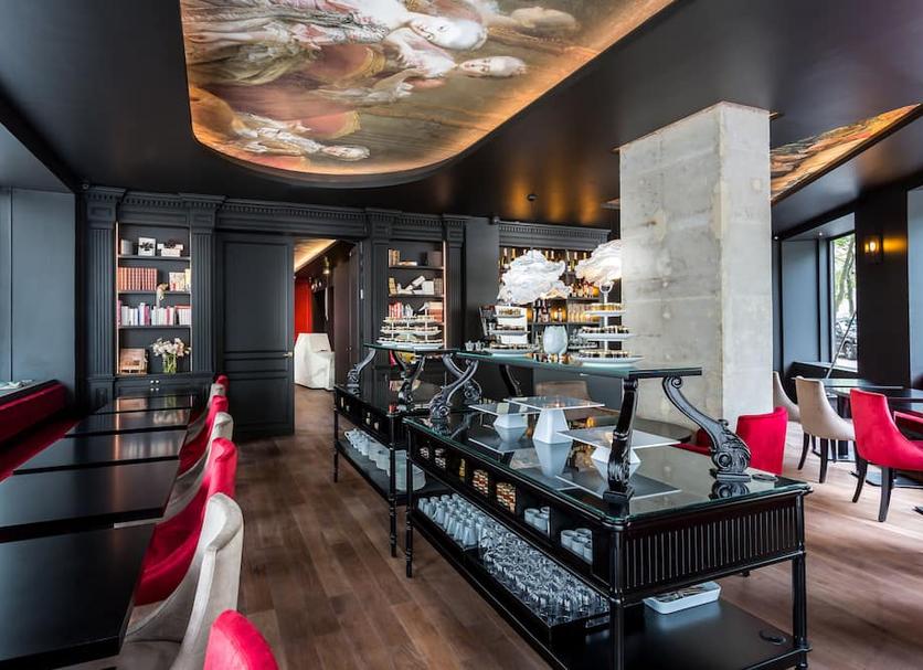 Restaurant Photo