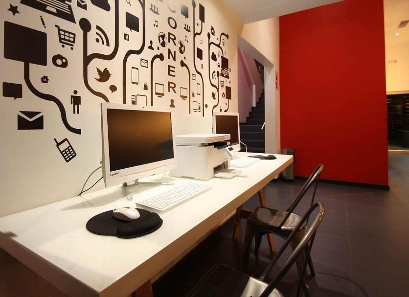 Business center Photo