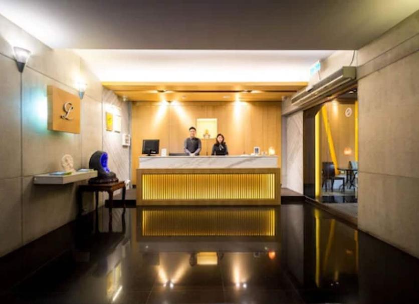 Front desk Photo