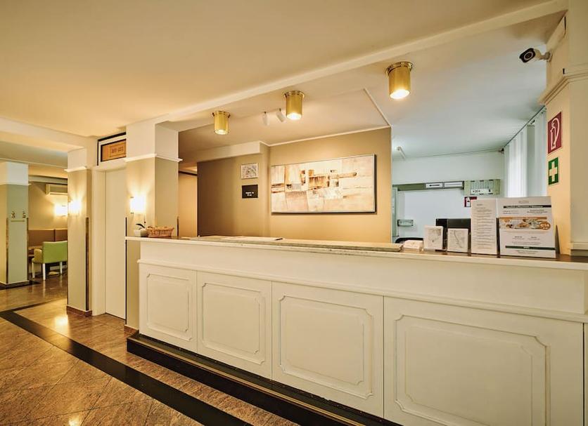 Front desk Photo