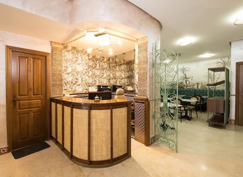 Front desk Photo