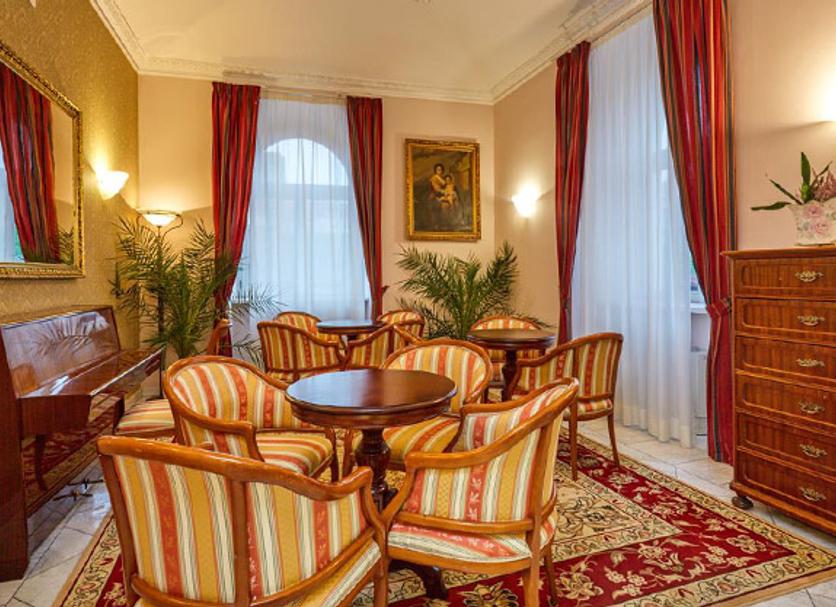 Dining room Photo