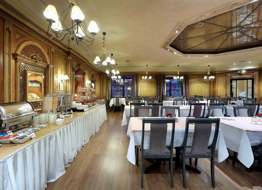 Restaurant Photo