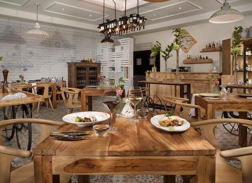 Restaurant Photo