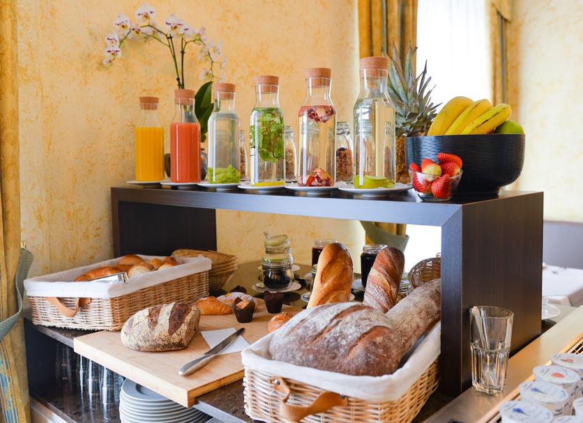 Buffet Photo