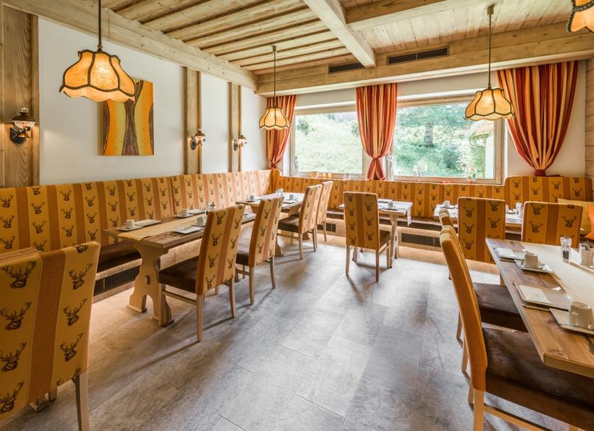 Dining room Photo